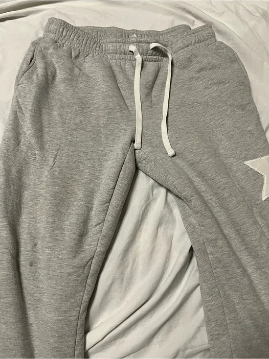 No Boundaries Light Gray Sweatpants with Star Accent