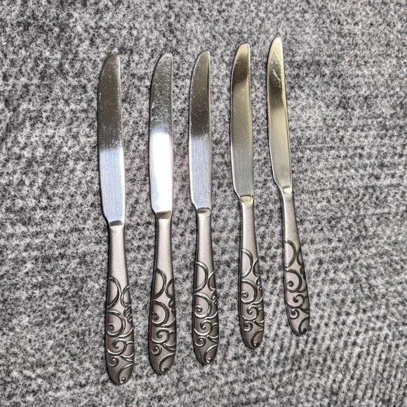 Set of‎ 5 Oneida Silver Satin Frosted Bohemian  Dinner Knives