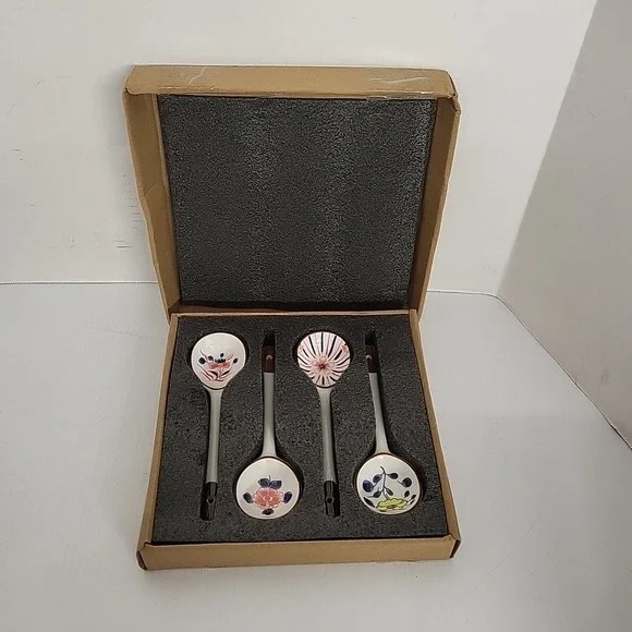 Japanese Luxury Ceramic Spoon Hand-painted Long-handled Creative Dessert Spoon