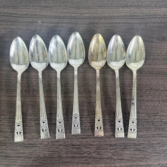 7 Vintage‎ 1936 ONEIDA COMMUNITY CORONATION  7 1/4 inch silverplate dinner spoon