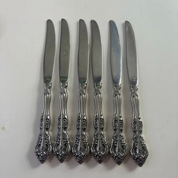 Oneida Michelangelo Stainless Steel Dinner Knives 9in Floral Scroll Baroque