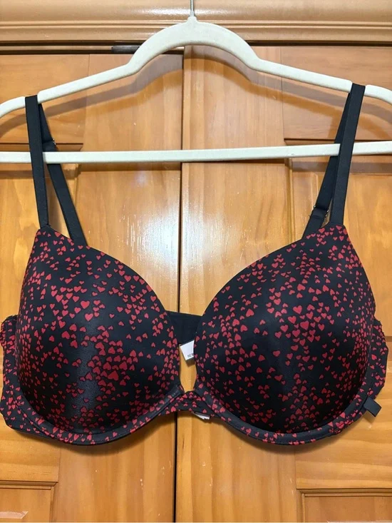 Victoria's Secret Black Push-up Bra with Red Heart Print 36D EUC
