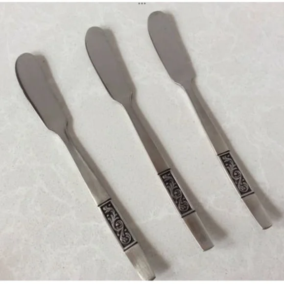 NEW 3 Vintage Elegance by Salem Butter Knives Spreaders Knife Stainless Steel