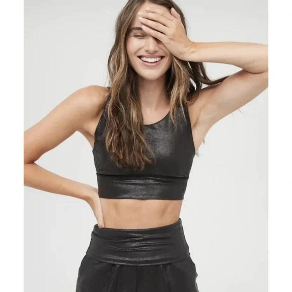 OFFLINE by Aerie The Hugger Crackle Sports Bra Size Medium Black Medium Support