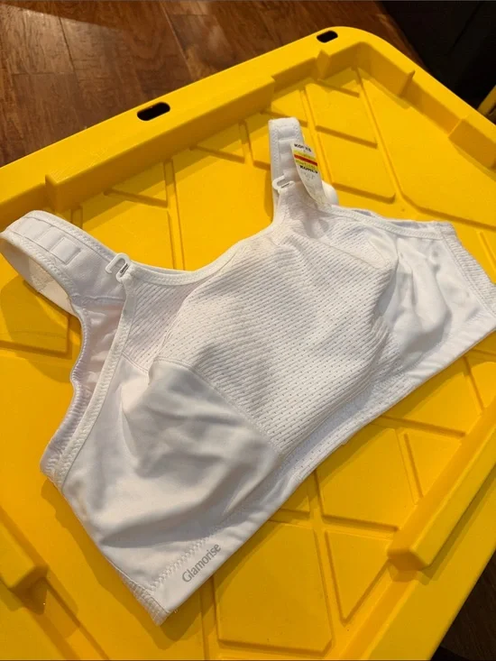 Glamorise White Sports Bra With Extender