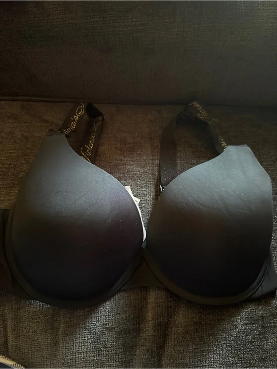 Victoria's Secret Black Molded T-Shirt Bra with Branded Straps