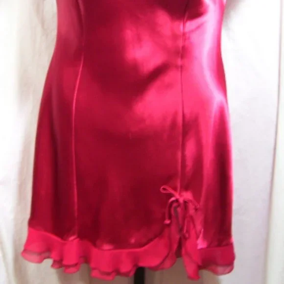 Elegant Lux Sexy  Massini Red Satin & Chiffon Chemise Nightgown NWOT Size M
