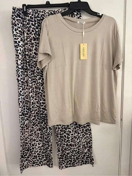 Evoke + Co. Beige Short Sleeve Top with Leopard Print Sleep Pants Set