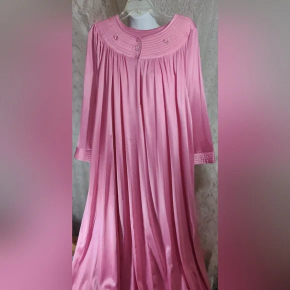 Elegant Pink Long Nightgown