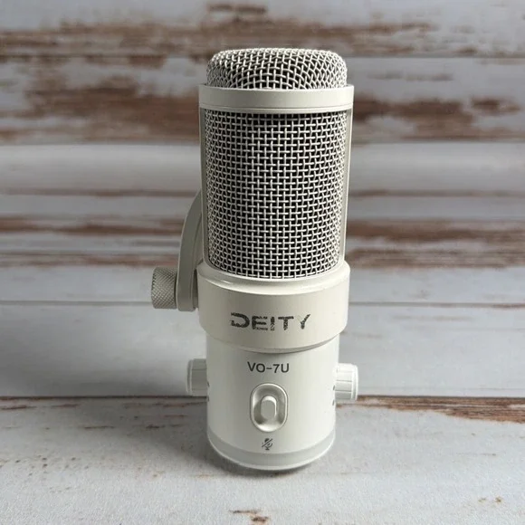 Deity Microphones VO-7U Dynamic USB Microphone White Used No Accessories