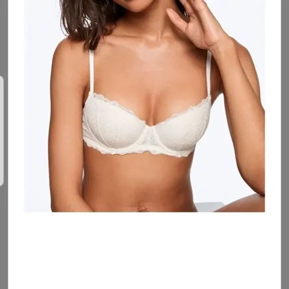 Victoria's Secret Ivory Date Push Up Lace Trim Bra Sz‎ 32DDD