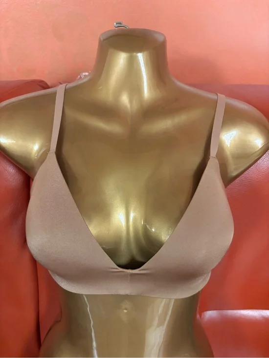 Seamless SKIMS bra