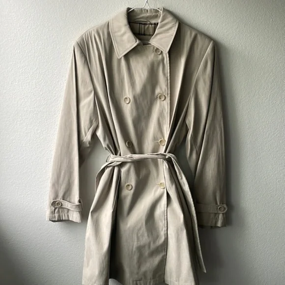 Liz Claiborne jacket like new size large cream double breasted outdoor