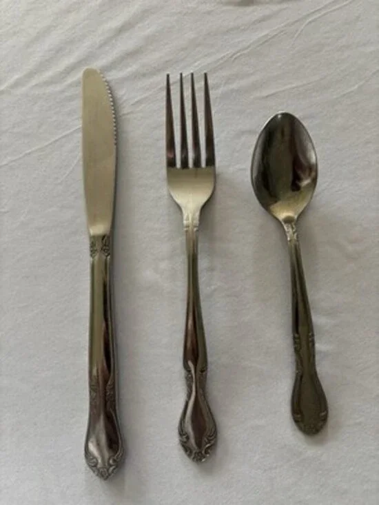24+piece Stainless Steel Flatware Set Mixed W / Serving Utensils