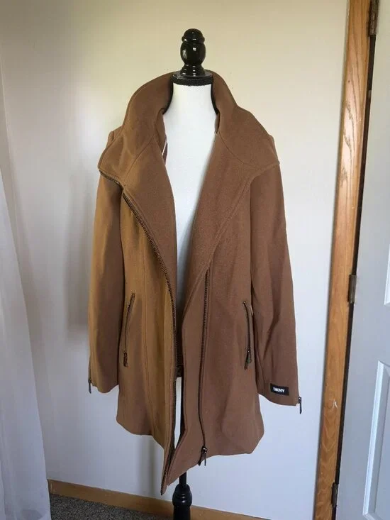 DKNY Camel Zip Front Trench Coat | Worn Once | Size M