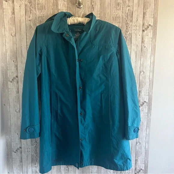 L.L. Bean Women's Blue Teal Rain Jacket Small