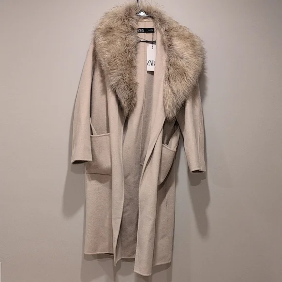 Zara Women's Beige Trench Coat with Faux Fur Collar