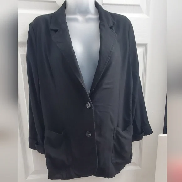 Time and Tru Women's Black Blazer