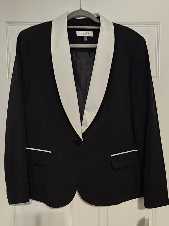 Kasper Black Blazer with White Color Size 18