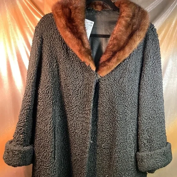 VINTAGE 1950's Curly Persian Lamb Wool Coat, Mink Collar Hollywood Regency B200‎