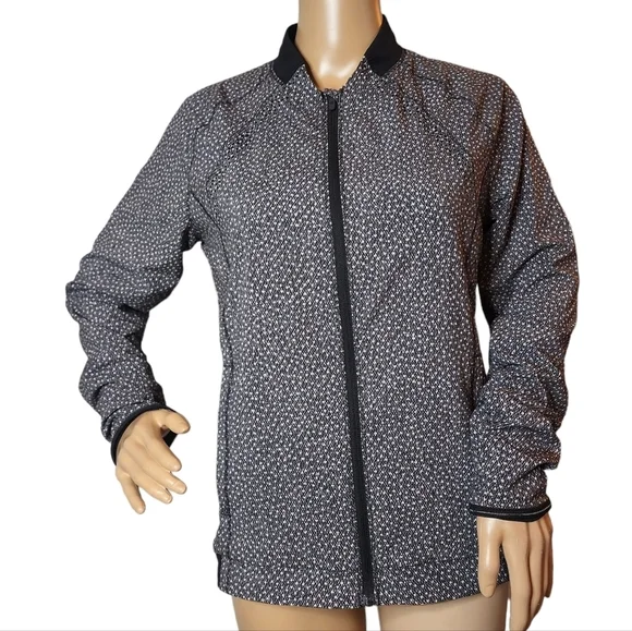 Lululemon Hit It Jacket In Frozen Fizz White Black / Black‎ Size 6 Like New