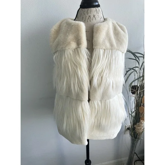 THML Cream Faux Fur Vest, Size Small NWT‎
