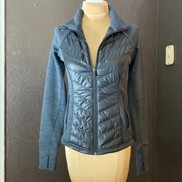 Zella black outdoor warm, moisture wicking, wind resistant, layering‎ jacket
