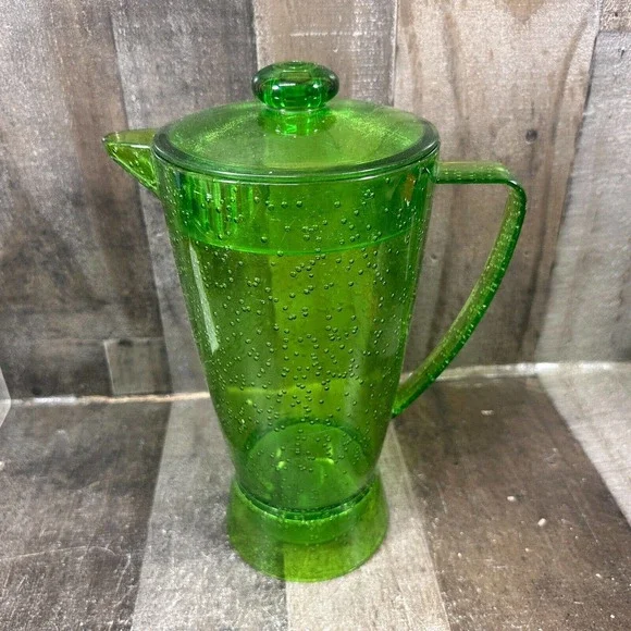 HEAVY PLASTIC Green PITCHER WITH LID‎ - BUBBLE TEXTURE Acrylic? Made in Taiwan