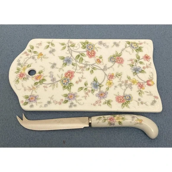 Andrea by‎ Sadek Corona Fine Porcelain China Cheese Board with Knife