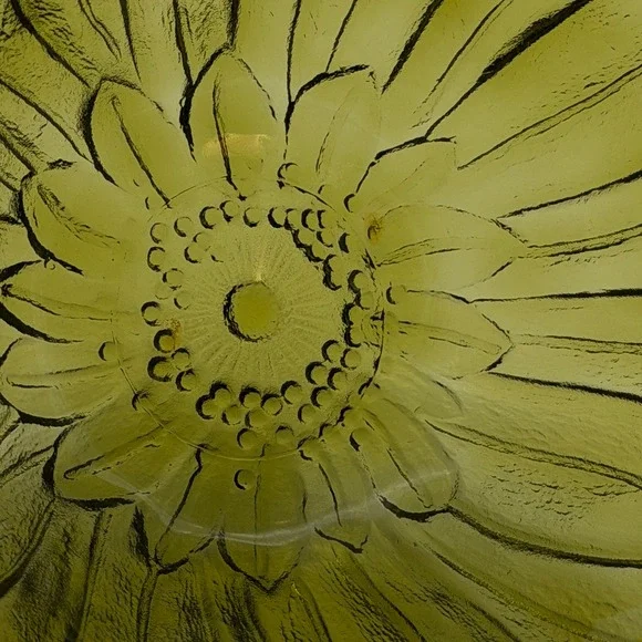 Vintage Olive Green Sunflower Glass Bowl‎ Scalloped Petal Edge MCM Retro Decor