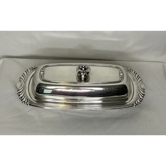 Oneida Ltd Silver Plated Butter Dish Scalloped‎ Shell Handles Domed Lid Vintage