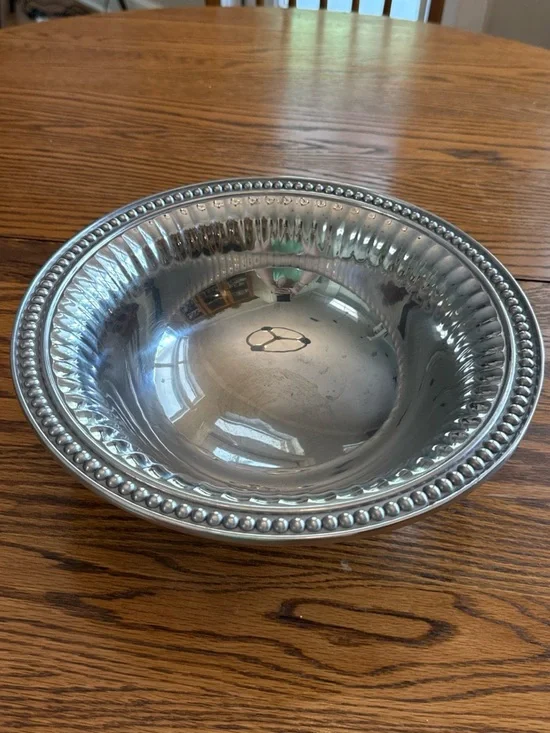Wilton Armetale Silver flutes and pearls round serving bowl