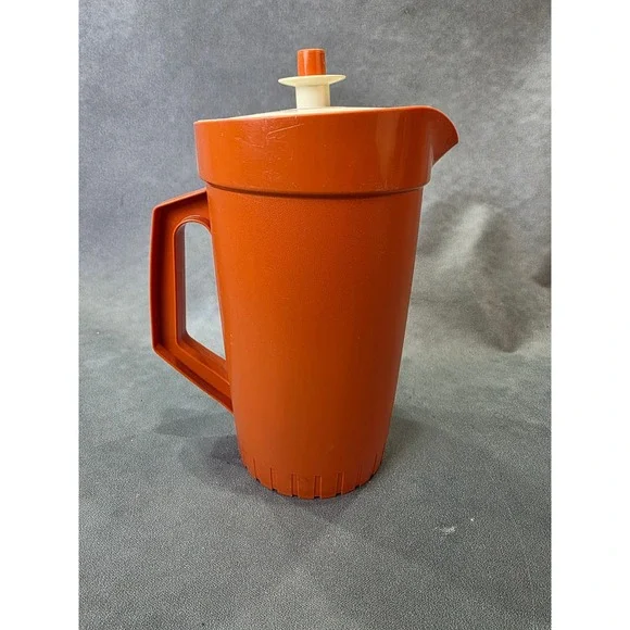 Vintage Tupperware Orange 2 Quart Pitcher 800-12 Push Button Lid Retro Rust
