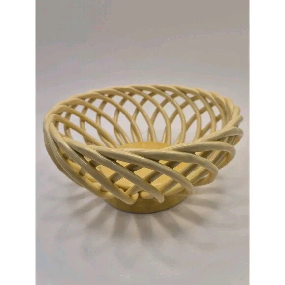 HOME Porcelain Pottery Open Weave Lattice Basket Bread Muffin Fruit Yellow Bowl