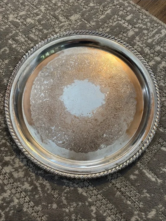 Wm Rogers Roond Silver-Tone Decorative Serving Tray