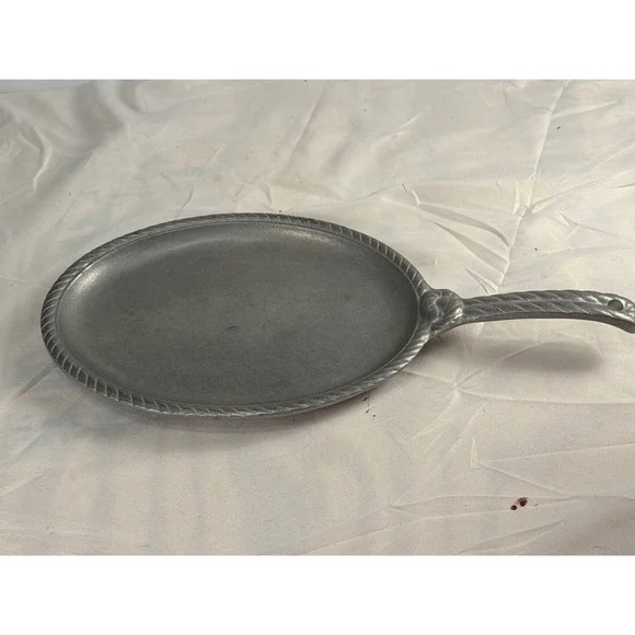 Wilton Armetale Gourmet Grillware Sizzler Server Plate Rope Twist Handle Pewter