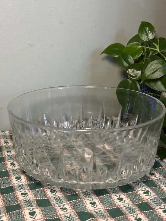 Vintage Arcoroc France Glass Serving Bowl w Starburst Diamond Bevelled Design