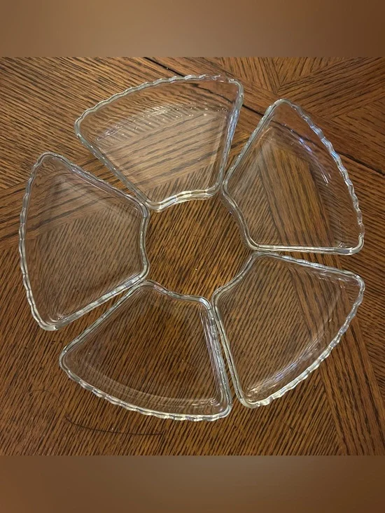 Vintage: 5-Piece Clear Glass Scalloped Serving Dish Set