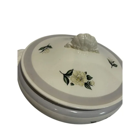 Homer Laughlin Nautilus Magnolia G51N8 Covered Vegetable Casserole dish Vintage