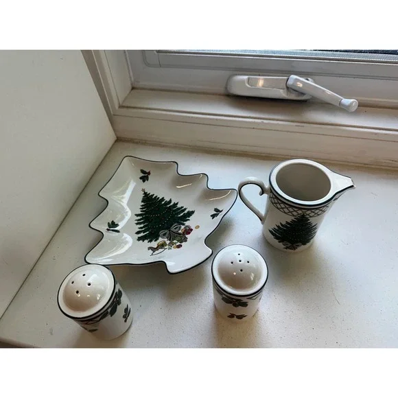Mikasa Heritage Christmas Story CAB08 Creamer Salt Pepper Shakers Tree Dish Set