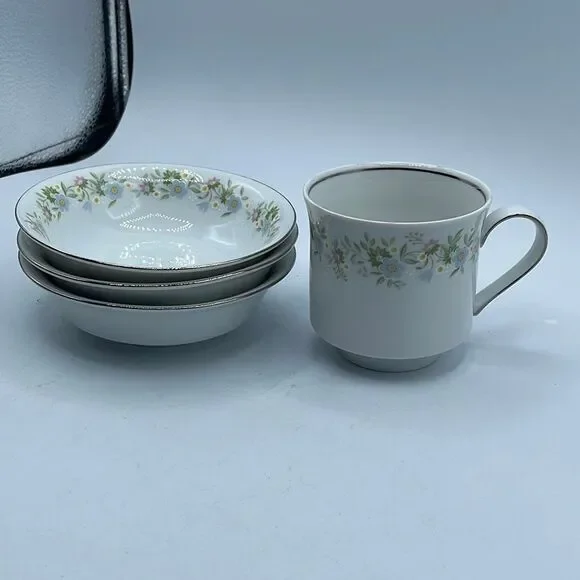 Johann Haviland Forever Spring 3 berry dessert bowls 1 cup.