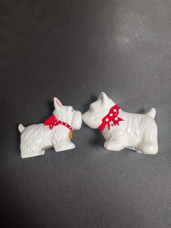 Vintage Knobler Japan Ceramic Scottish Terrier Dog Salt and Pepper Shakers Set