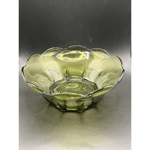 Anchor‎ Hocking Avocado Olive Green Glass Bowl Scalloped Vintage MCM 8