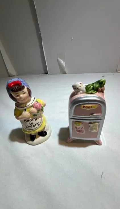 Vintage Ceramic Salt and Pepper Shaker Cheery, Dreary, Weary