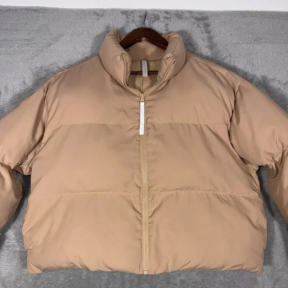 FABLETICS Wander Cropped Puffer‎ Women's Size MED Peachy Pink