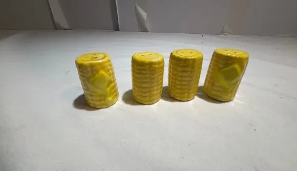 Vintage Corn Cob Ceramic Mini Salt and Pepper Shakers Set
