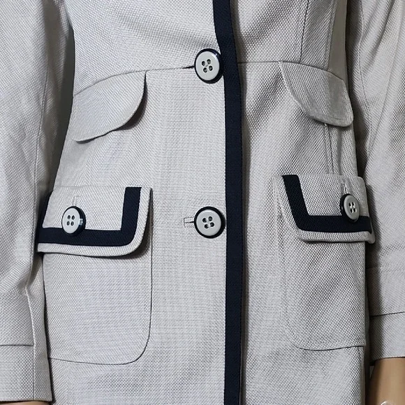 Halogen Cream‎ Blazer with Black Accents Size XS