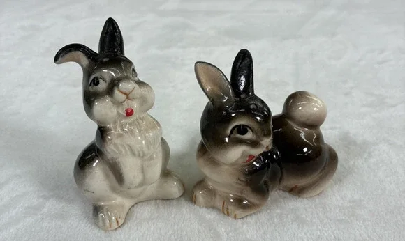 Vtg Thumper Bunny Rabbit Salt & Pepper Shakers Japan MCM Anthropomorphic Chrty
