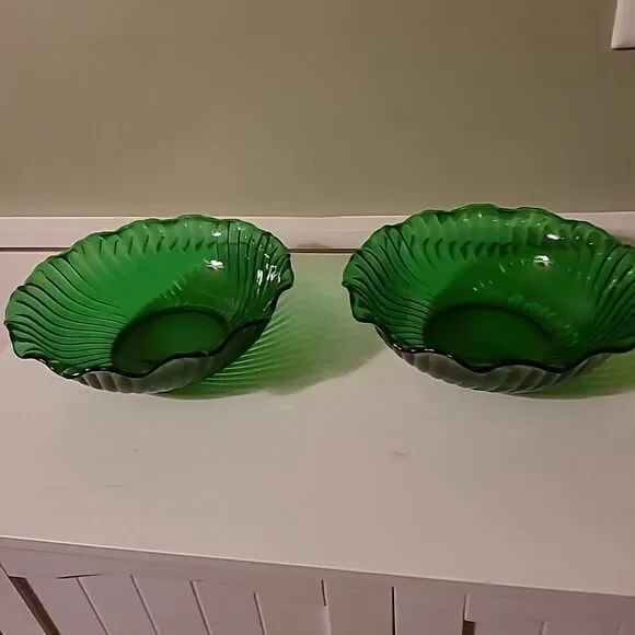Pair of Ruffled Bowls