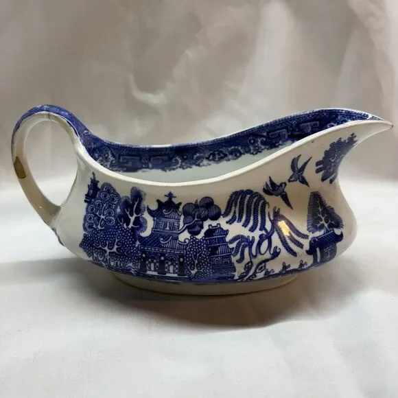 Vintage Blue Willow Gravy Boat Staffordshire England Blue Transferware read
